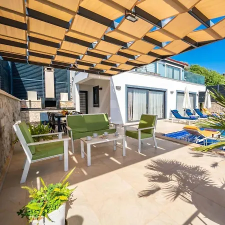 Отель Kalkanda 6 Kisilik Lueks Tatil Villasi 4*