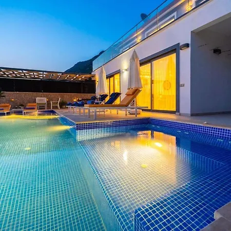 Kalkanda 6 Kisilik Lueks Tatil Villasi Каш