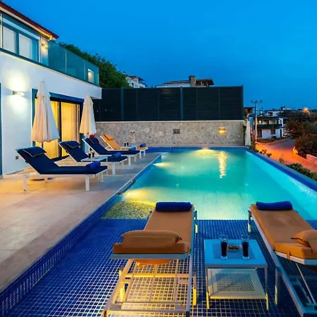 Kalkanda 6 Kisilik Lueks Tatil Villasi