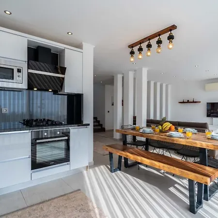 Kalkanda 6 Kisilik Lueks Tatil Villasi Каш